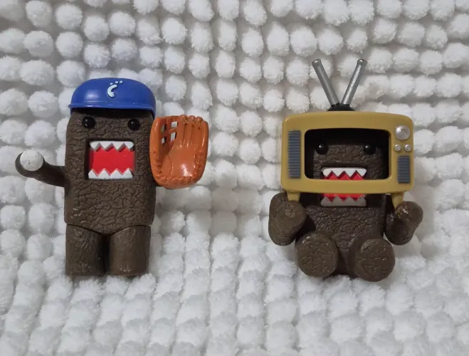 Lote 02 Miniaturas Domo Kun Jakks Pacific 6,5cm (Usado)