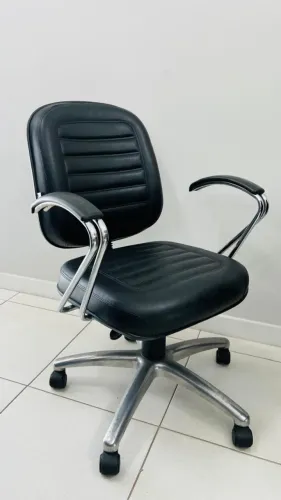 cadeira escritório em couro