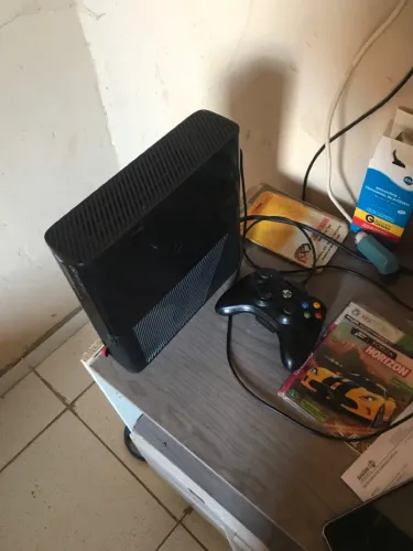 Vendo Xbox 360 bloqueado e desbloqueado original