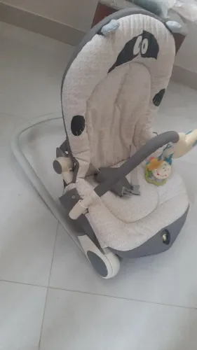 Cadeira de descanso Chicco com móbile