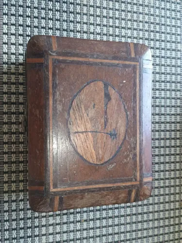 Caixa de jóias antiga de Madeira
