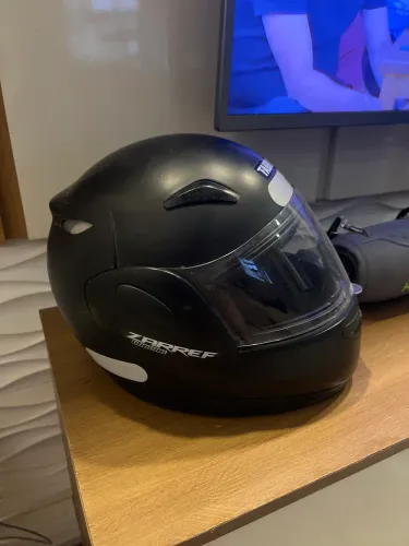 Capacete Taurus Zarref! 