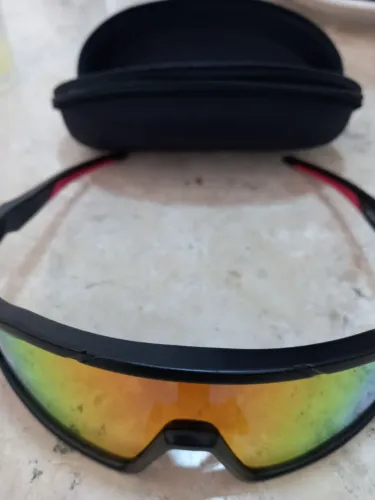 Óculos de sol Void. Perfeito estado. No estojo.