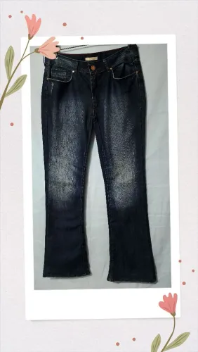 Calça jeans feminina marca Bobs Toré tamanho 44 usada meia boca de sino 
