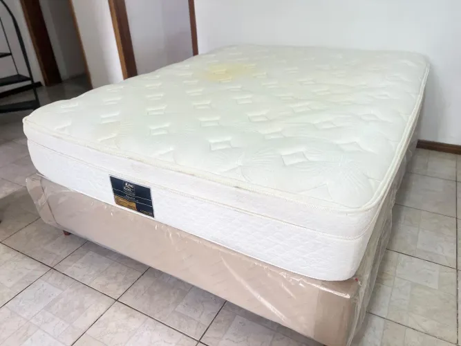 Cama box Queen size( entrego)