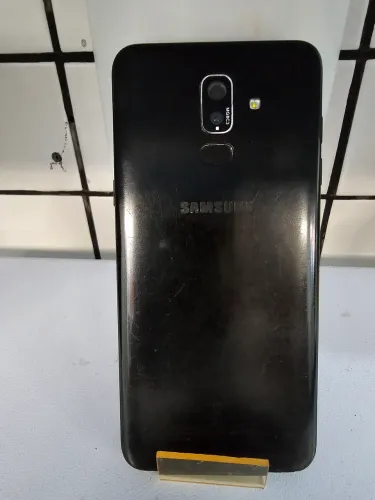 Vende-se um celular Samsung galaxy j8 de 64 gb