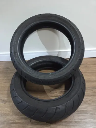 Pneus Dunlop Scoot Smart - 120/70/15 (dianteiro) e 140/70/14 (traseiro)