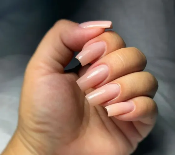 Alongamento de unhas