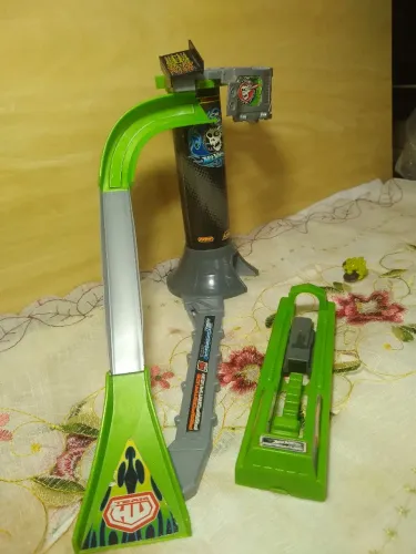 Hot Wheels magnetics