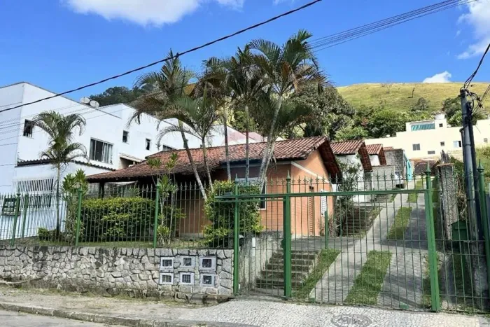 Casa aconchegante com 2 quartos em condomínio exclusivo no Monte Castelo