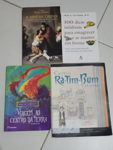 4 livros juntos