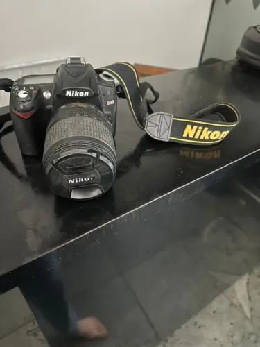 Nikon D90 clássica comprada em Londres na própria loja da Nikon, funcionamento perfeito