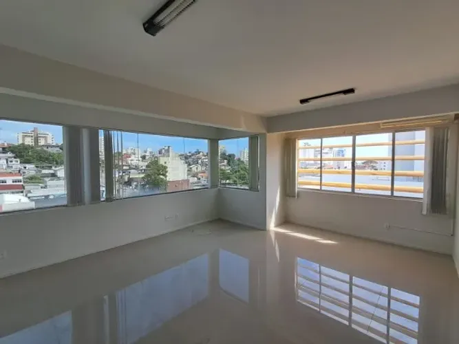 Alugo Sala Comercial no Estreito com 37 m²