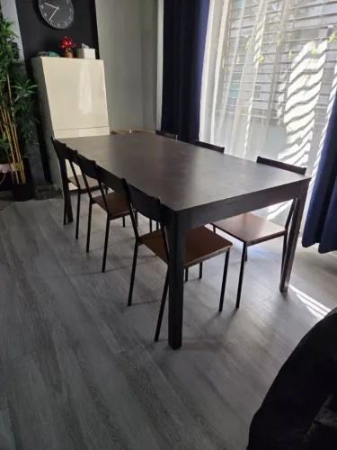 Mesa IKEA Marrom 6 lugares com 6 cadeiras (expande para 8 lugares)
