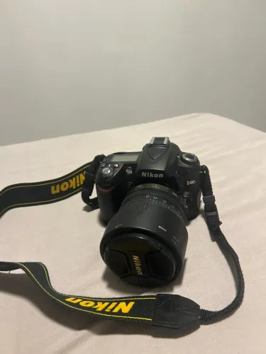 Câmera DSLR Nikon D90 + Lente Nikkor 18-105mm VR (Kit Completo / Excelente Estado)