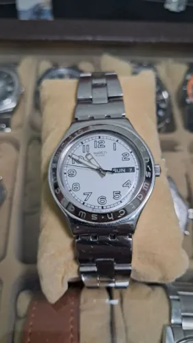 relógio swatch irony big (aço inoxidável) clássico e robusto