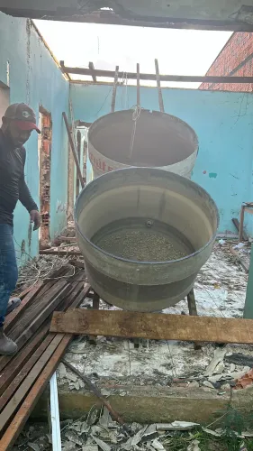 Caixas d?água de cimento com tampas!