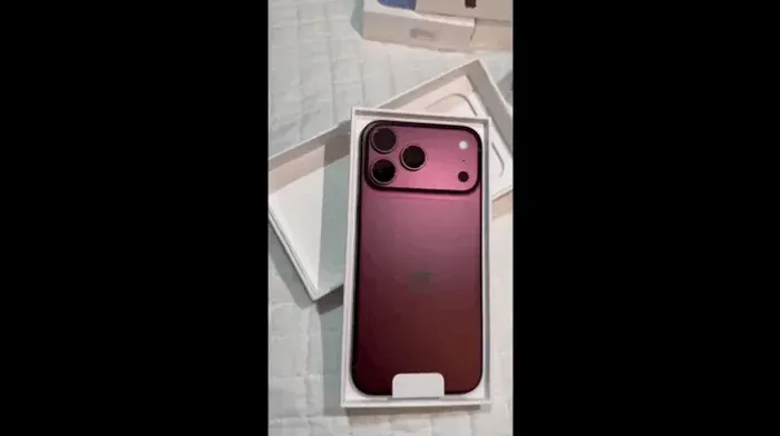 iPhone 18 Pro Max Bordô 256GB