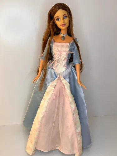 Barbie Erika - A princesa e a Plebeia