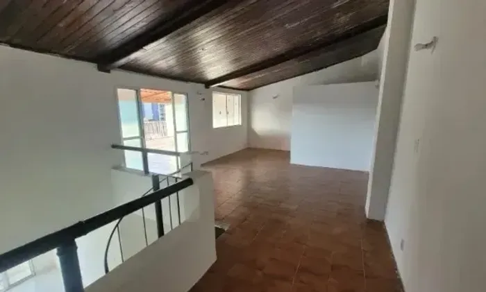 alugo cobertura no Barramar.