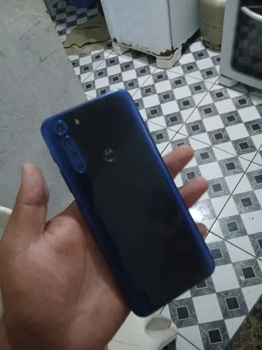 Moto one fusion top
