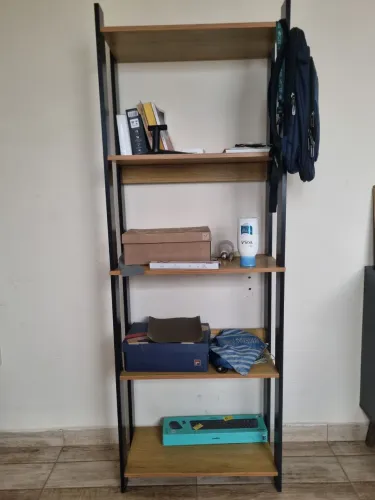 Prateleira estante livros 