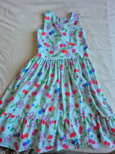 Vestido estampado tamanho 12 anos.