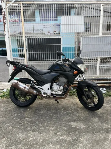 Honda CB 300R 2011 | Impecável + Pneus Novos
