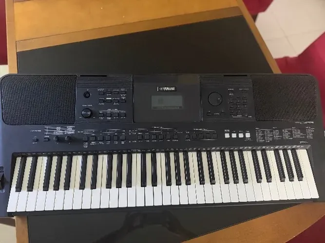 Teclado Yamaha PSR E453