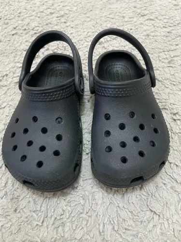 Crocs preta, infantil, novíssima TAM.C7 (24/25) ,
