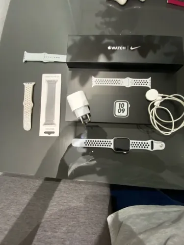 Apple Watch SE Nike - Branco 44mm