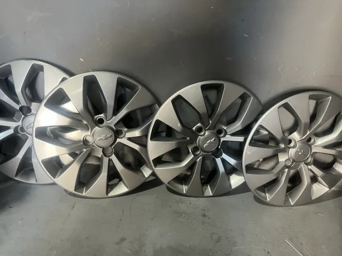 Carlotas pra roda 15 chevrolet original gm
