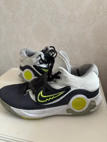 Tênis Nike KD Trey 5
