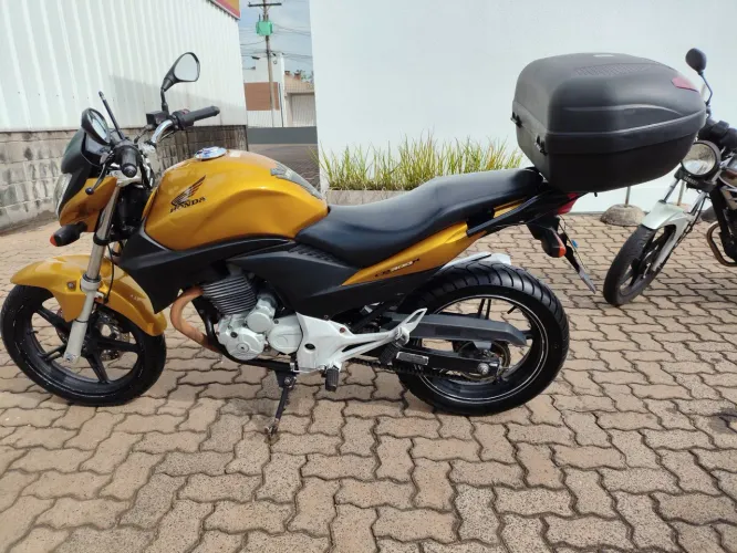 Cb 300 2009
