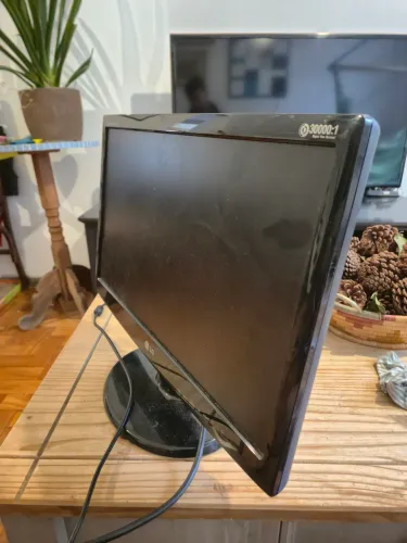 Monitor LG Flatron 18.5