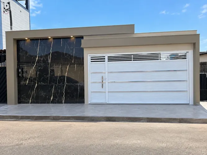 CASA NOVA NO CONJUNTO HILÉIA 4/4, 1 SUÍTE, 2 SEMISSUÍTES, 3 VAGAS COBERTAS, QUINTAL AMPLO