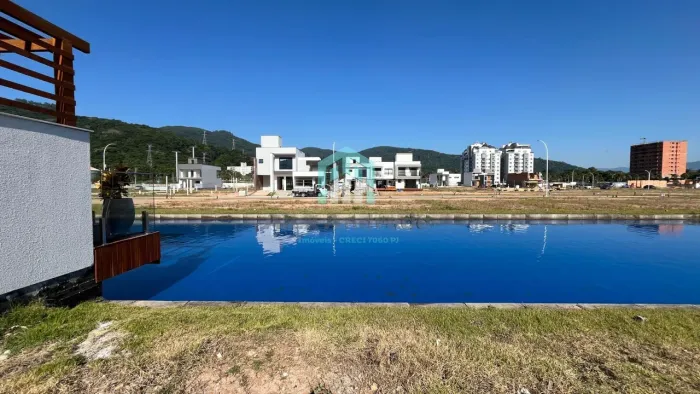 Terreno à Venda no Condomínio Deltaville, Biguaçu 150m²