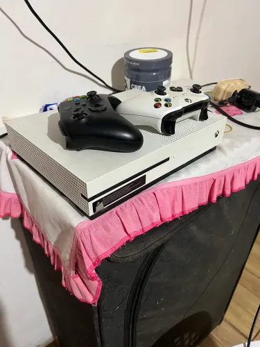 Xbox One S