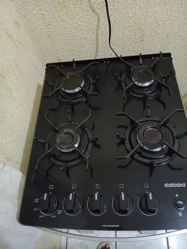 Fogão de 4 bocas apenas 4 meses de uso 