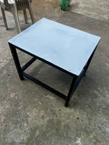 Mesinha de alumínio 