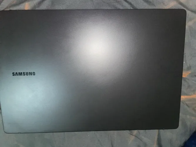 Notebook Samsung pouco tempo de uso