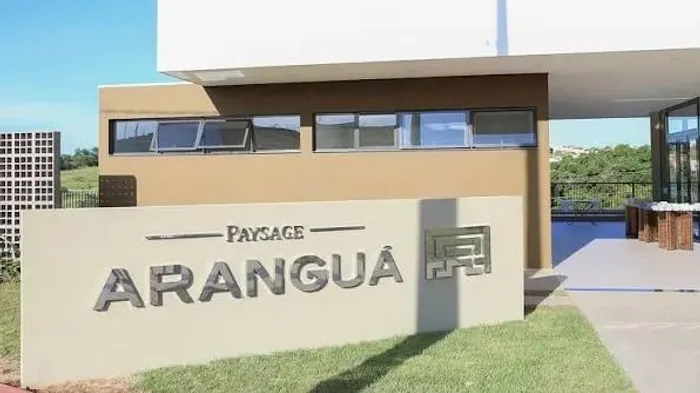 TERRENO CONDOMINIO ARANGUÁ - LIBERADO PARA CONSTRUÇÃO- 256 M²