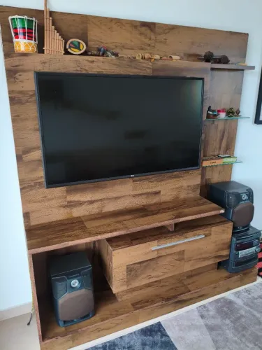 Painel TV com Rack (incluso suporte p/ TV)