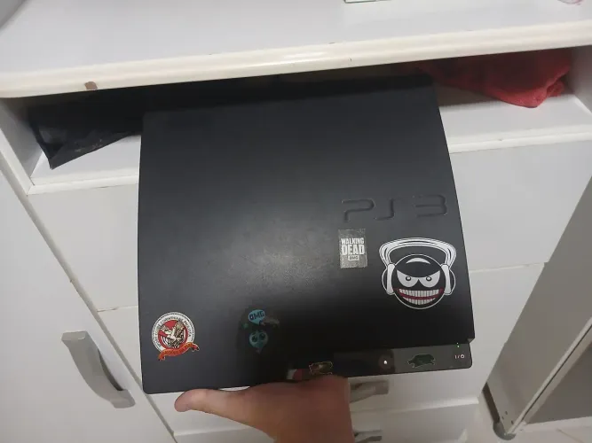 Ps3 slim desbloqueado com memória de 465gb