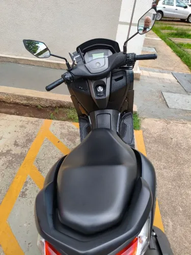 Nmax 160 Verde fosco