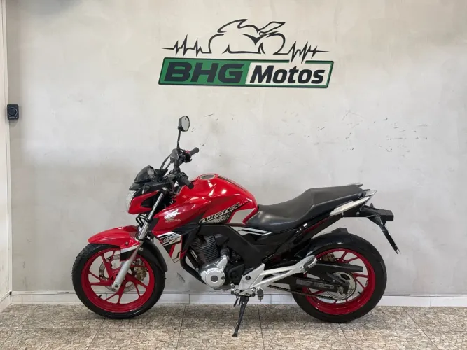 CB 250 TWISTER 21/21 VERMELHA R$19.900,00