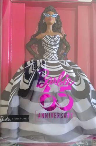 Barbie Signature 65 aniversário Mattel HRM59