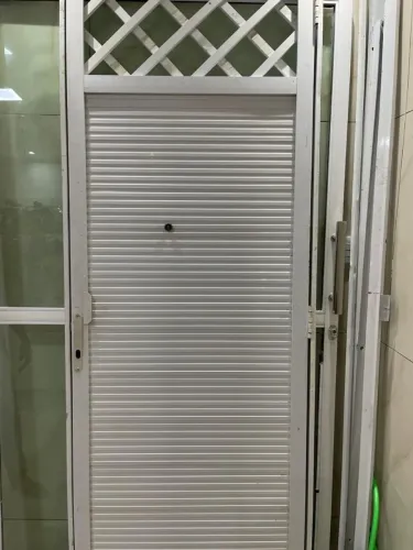 Portão de garagem com portão social