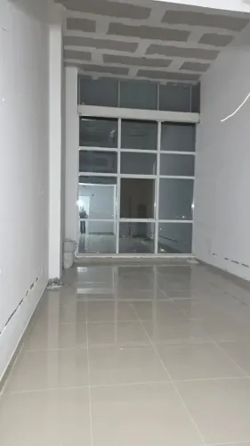 Alugo Salas Comerciais no Shopping da Ilha | Alto Padrão e Flexíveis | Pé direito duplo