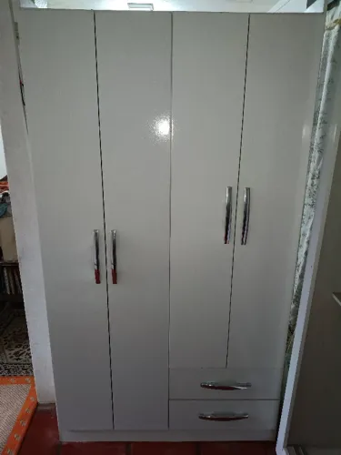 Armário infantil (guarda-roupas)